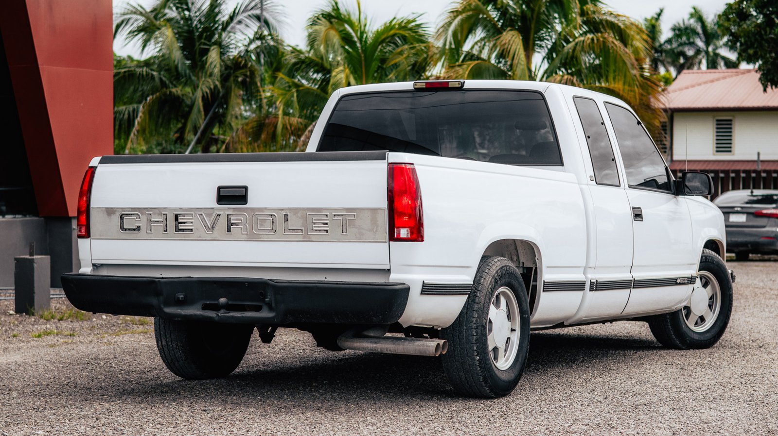 1997 Chevrolet C1500 White Exterior