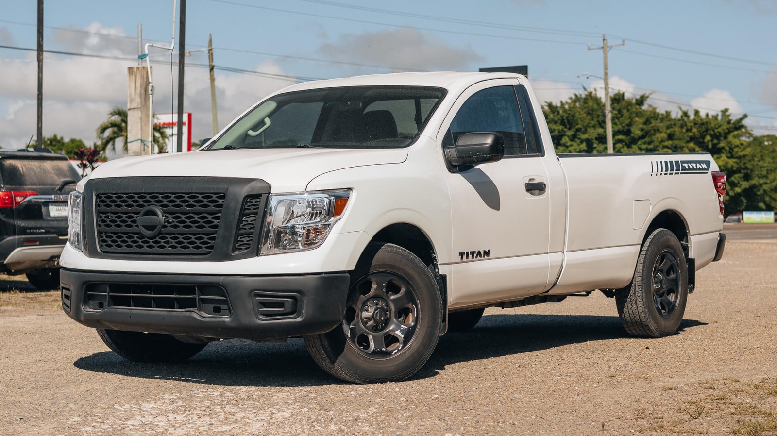2017 Nissan Titan White Exterior