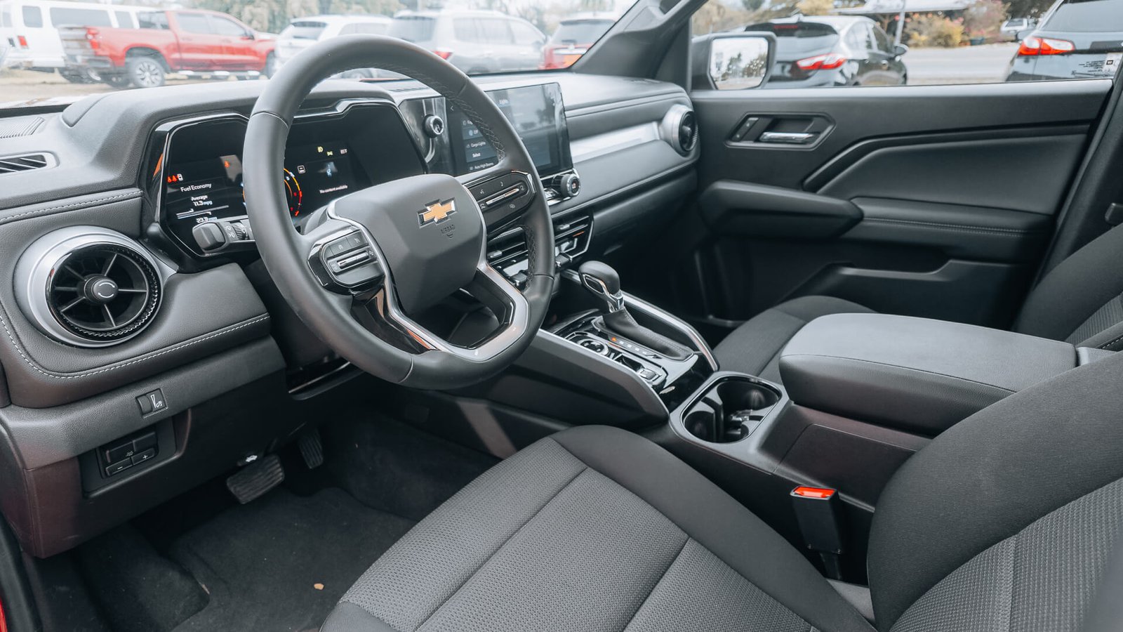 2024 Chevrolet Colorado Interior