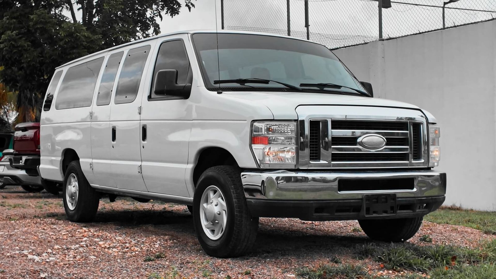 2014 Ford Econoline White Exterior