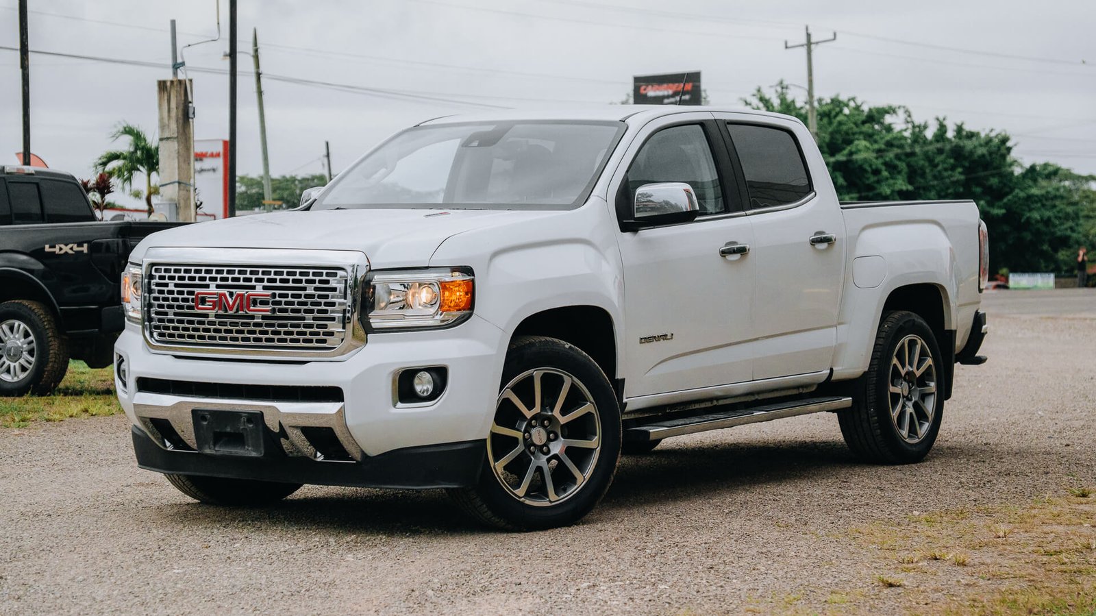 2019 GMC Canyon White Exterior
