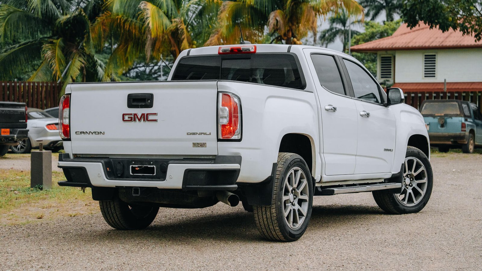 2019 GMC Canyon White Exterior