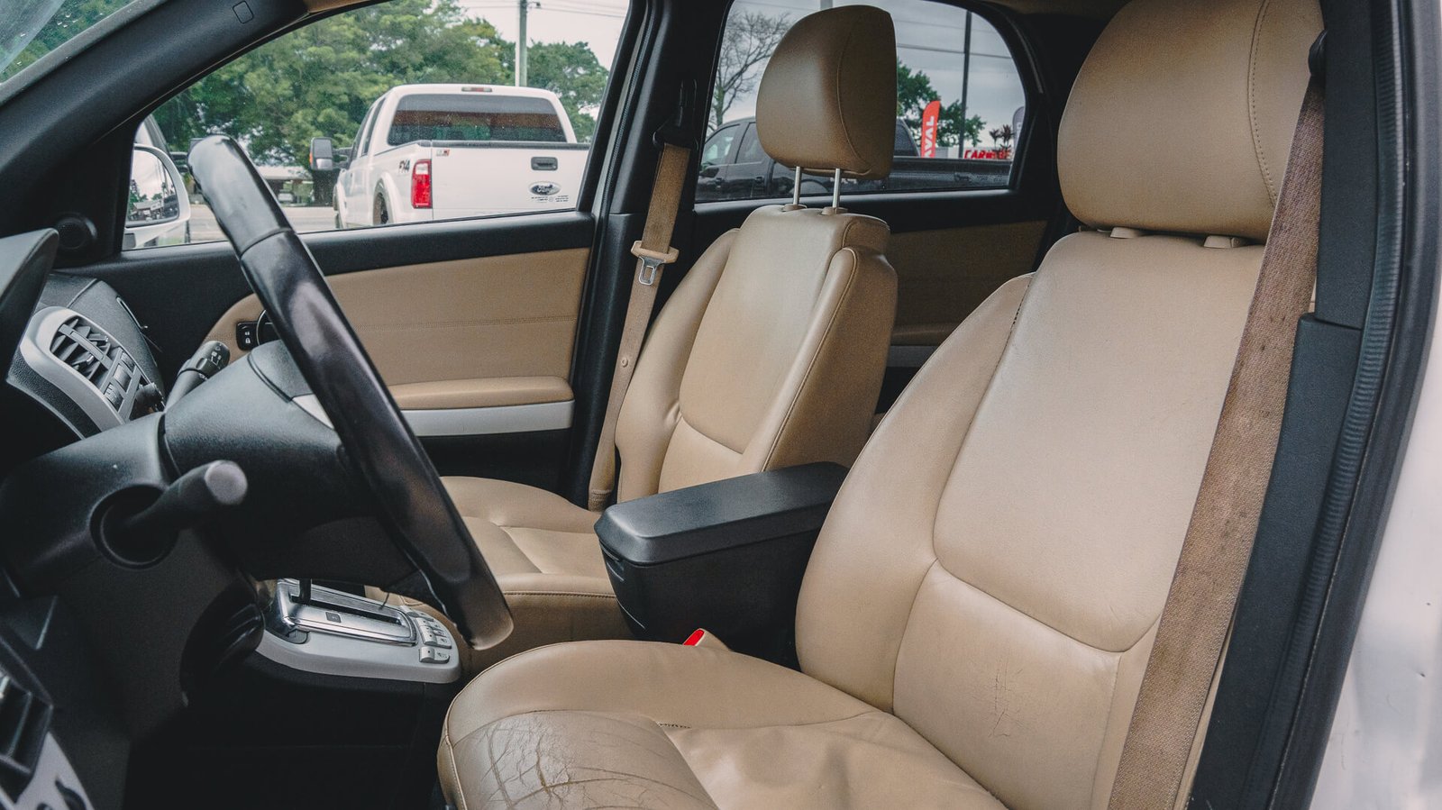 2007 Pontiac Torrent Front Seat