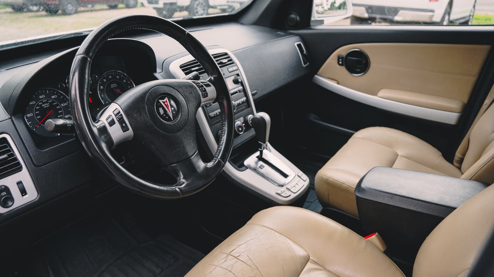 2007 Pontiac Torrent Front Seat