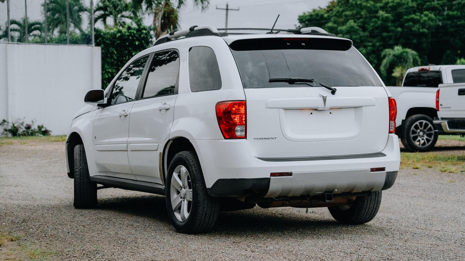 2007 Pontiac Torrent White Exterior
