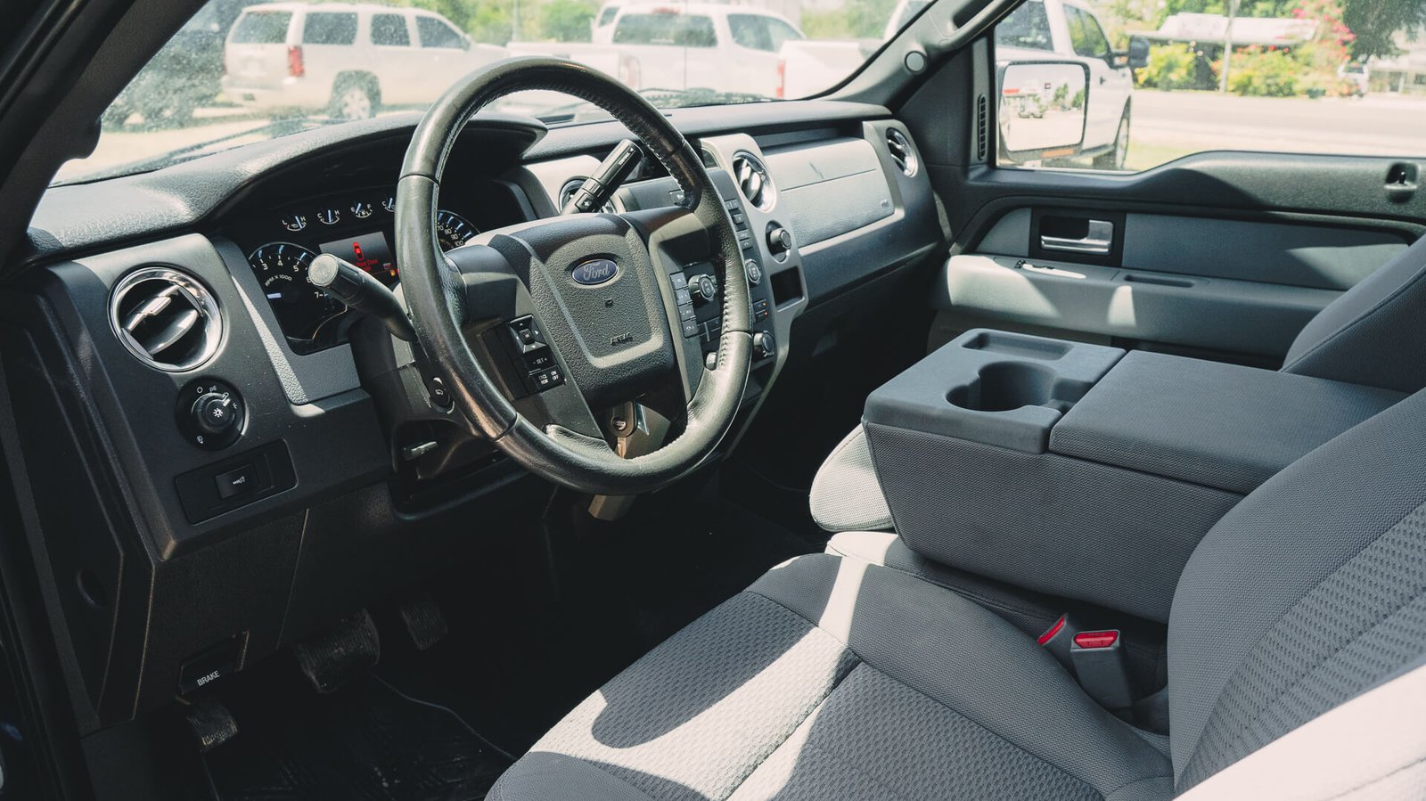 2012 Ford F150 Dashboard and Steering Wheel