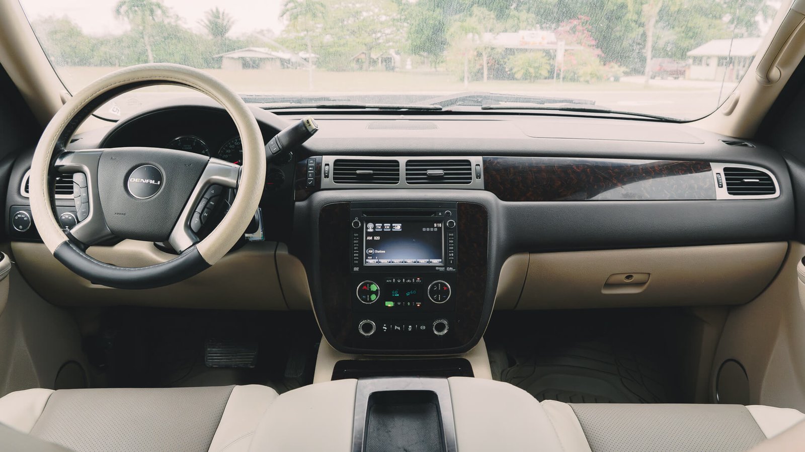 2014 GMC Sierra Dashboard