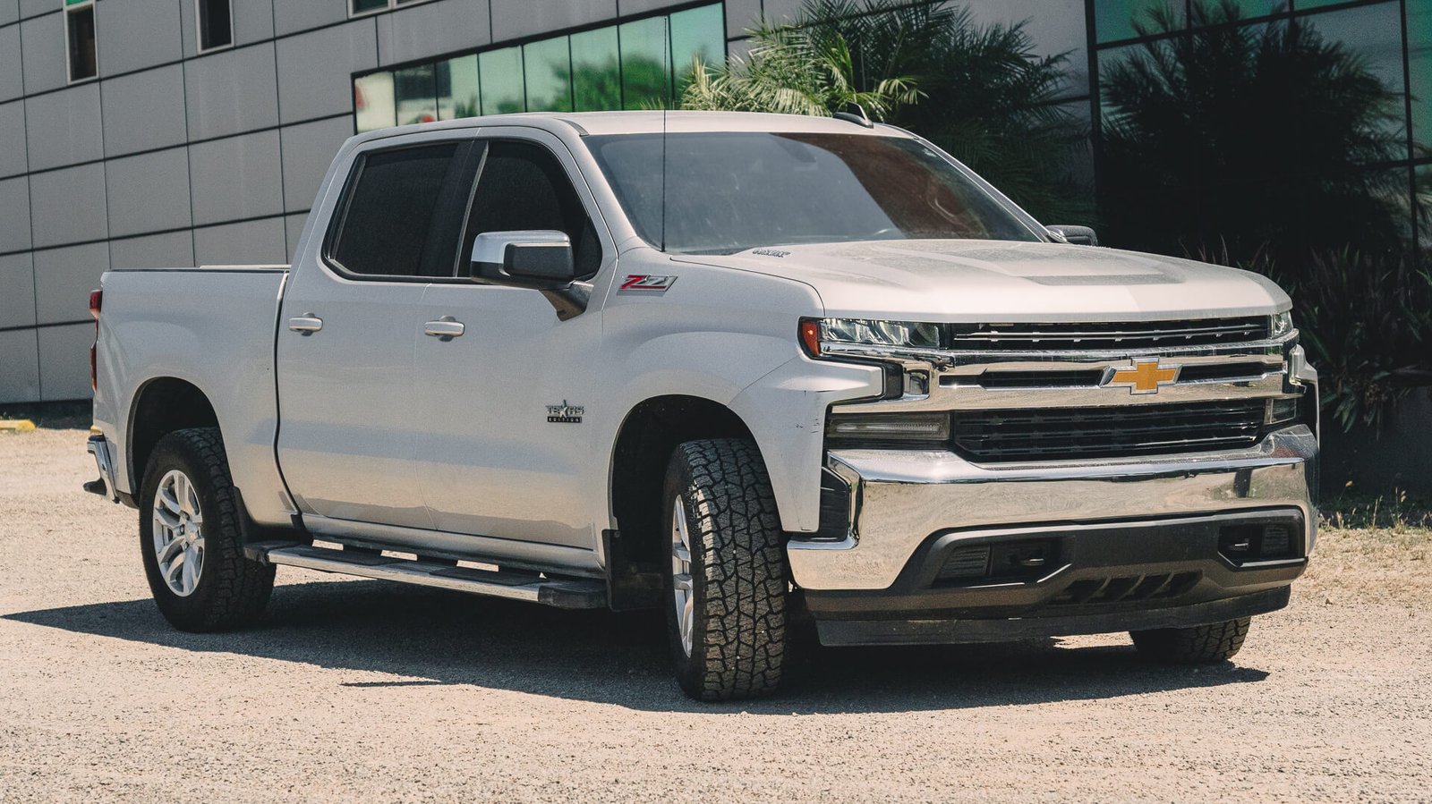 2020 Chevrolet Silverado Silver Exterior