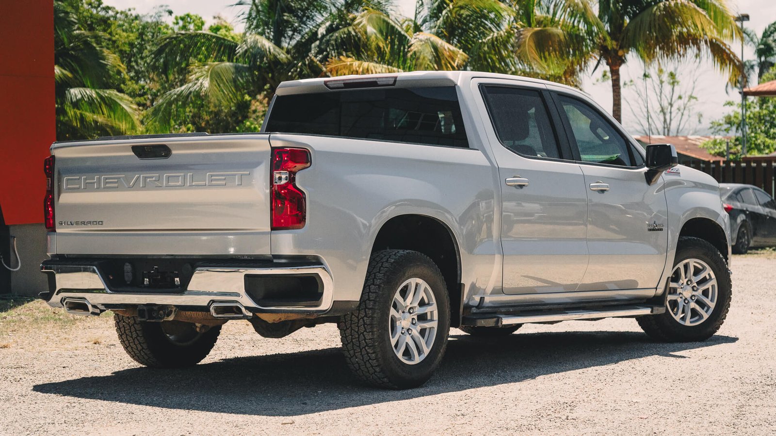 2020 Chevrolet Silverado Silver Exterior