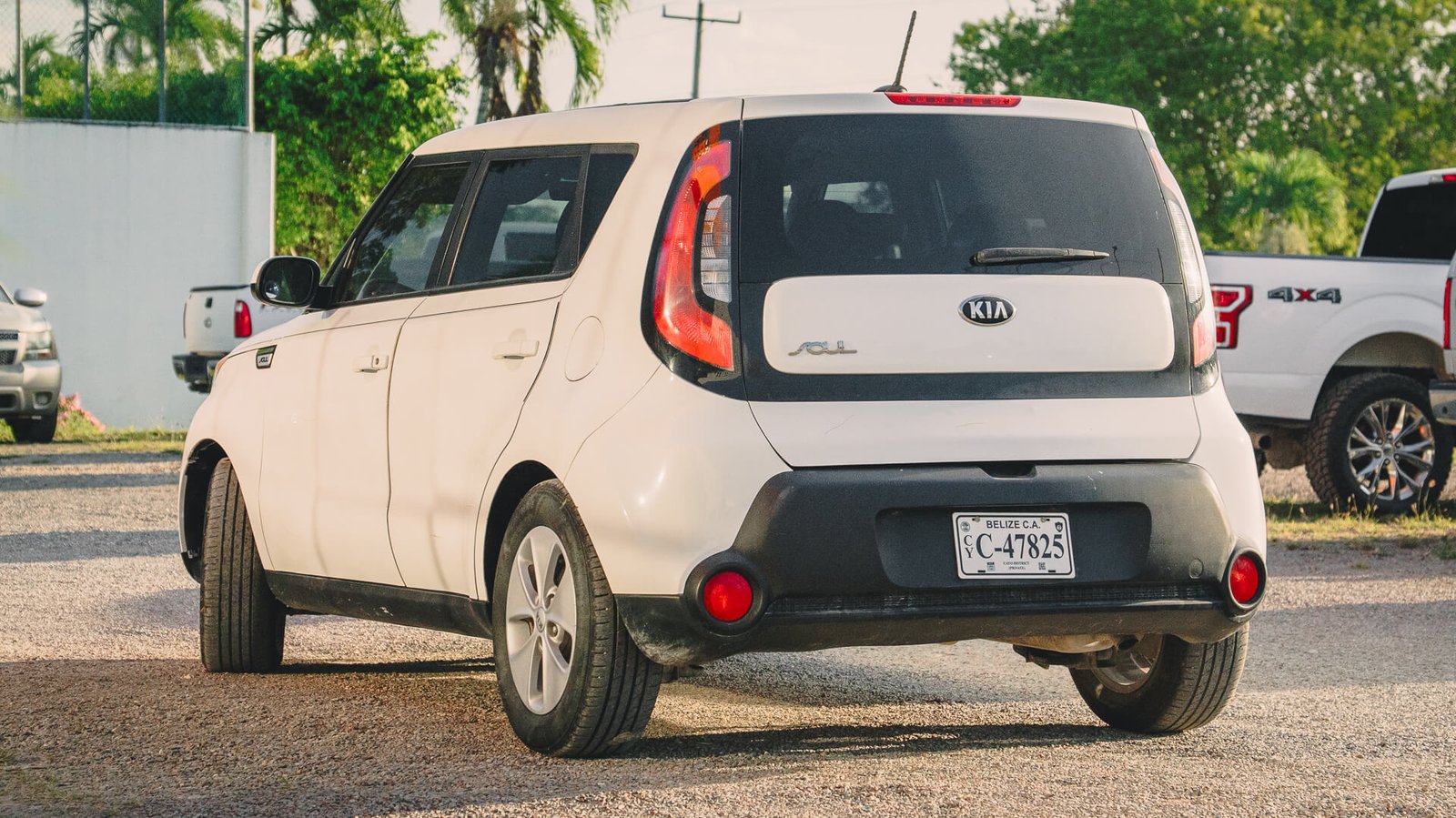 2016 Kia Soul White Exterior